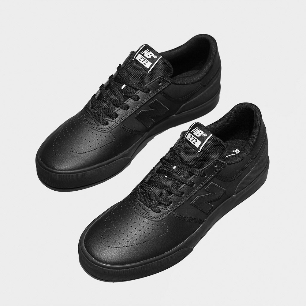 New Balance Men's Black Sneakers